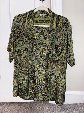 EARTHBOUND Green and Yellow Paisley Short-Sleeve Button-Down Shirt